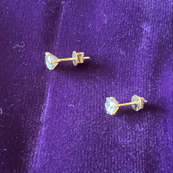 22kt pure gold cubic zircon stud earrings - Picture 3 of 4